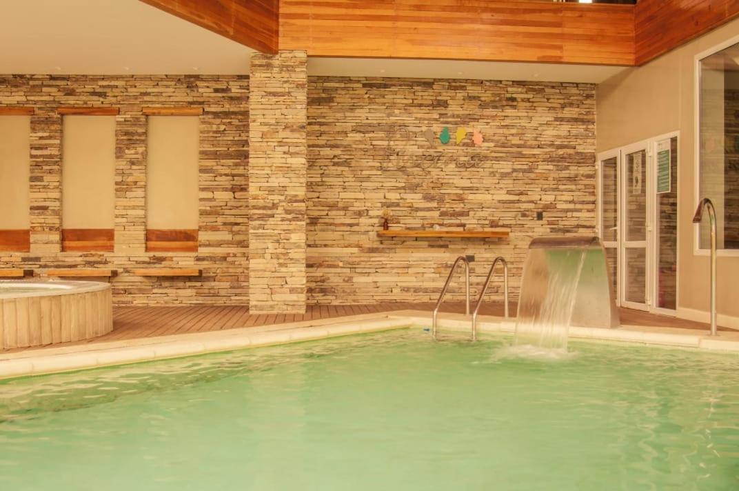 Los Robles Apart & Spa San Carlos de Bariloche Exterior photo